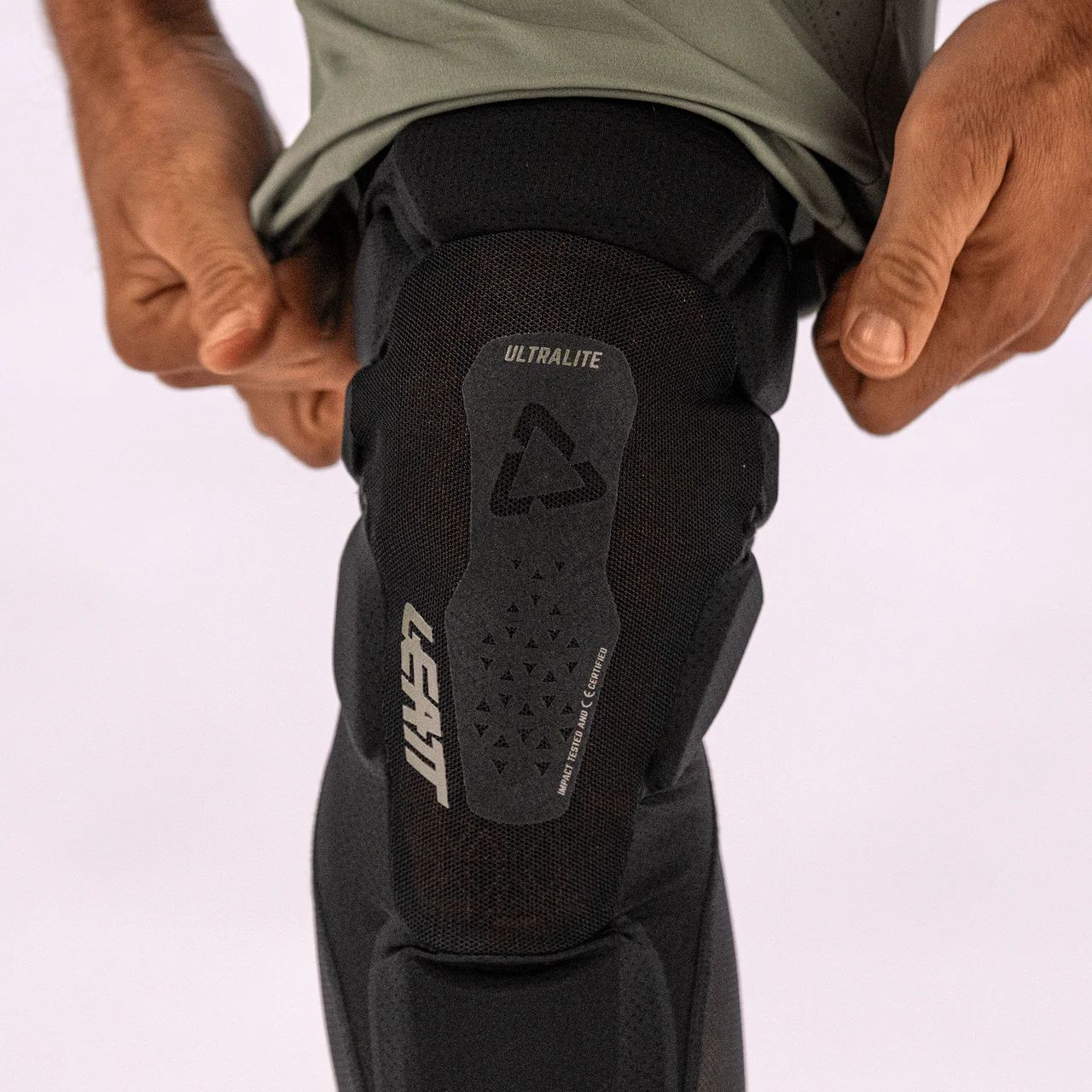 Knee Guard 6.0 Evo - Black - Image 4