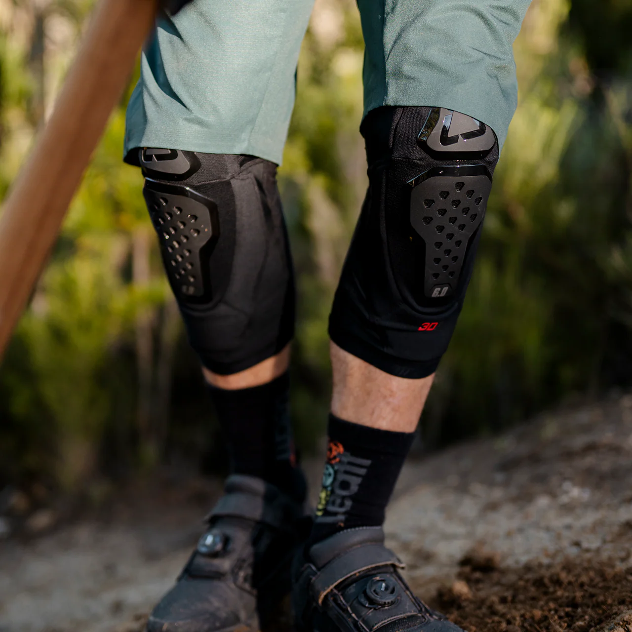 Knee Guard 6.0 Evo - Black - Image 7