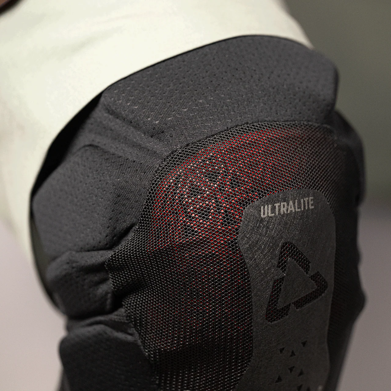 Knee Guard ReaFlex UltraLite EXT - Black - Image 3