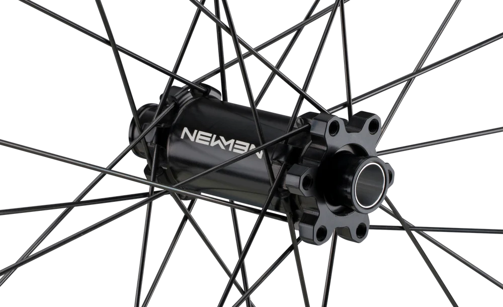Beskar 30 Trail Light 27.5" Aluminium, 6 Loch, 15x110 mm - schwarz - Image 3
