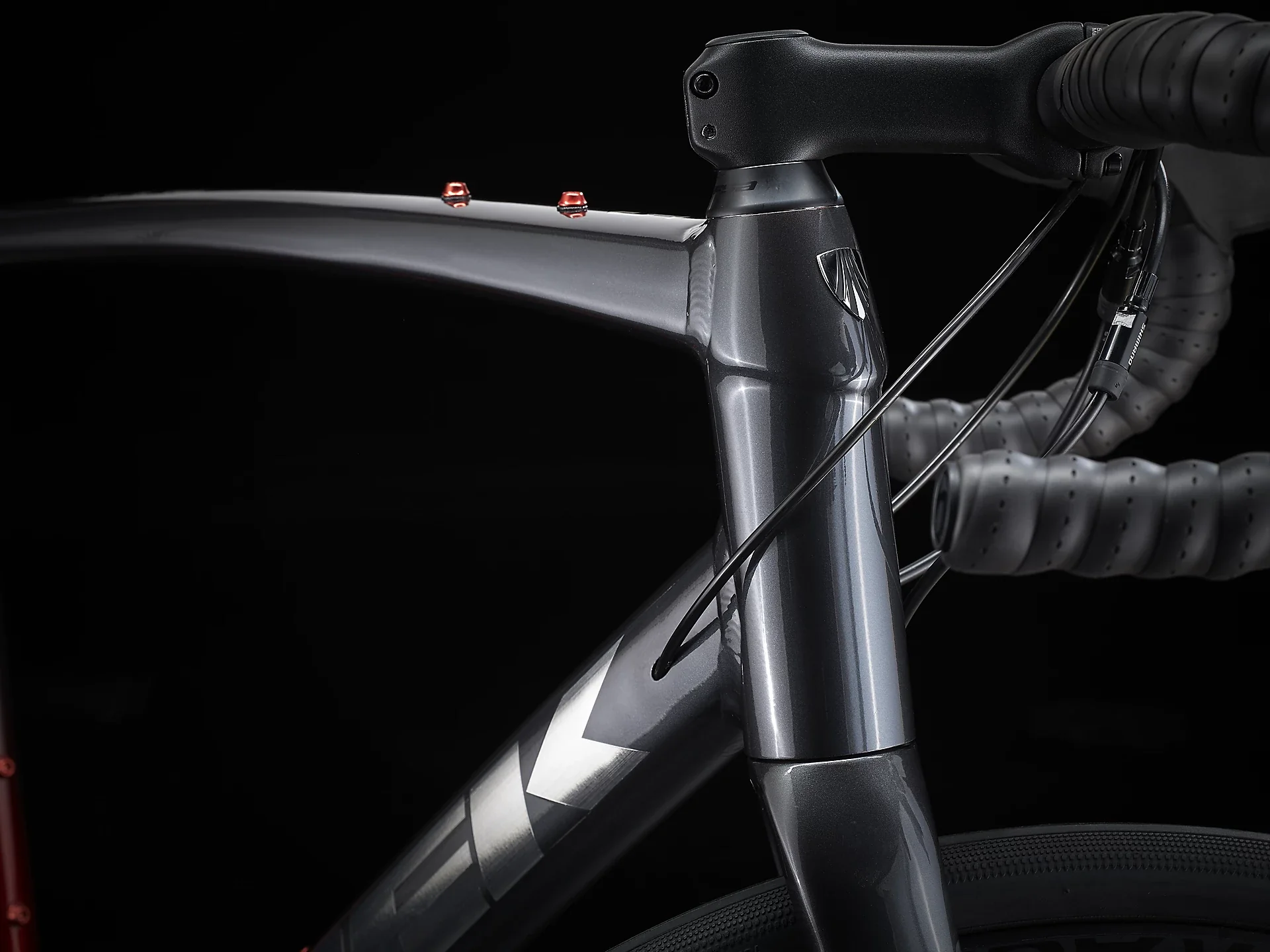 Domane AL 5 Disc Lithium Grey to Crimson Fade - Image 4