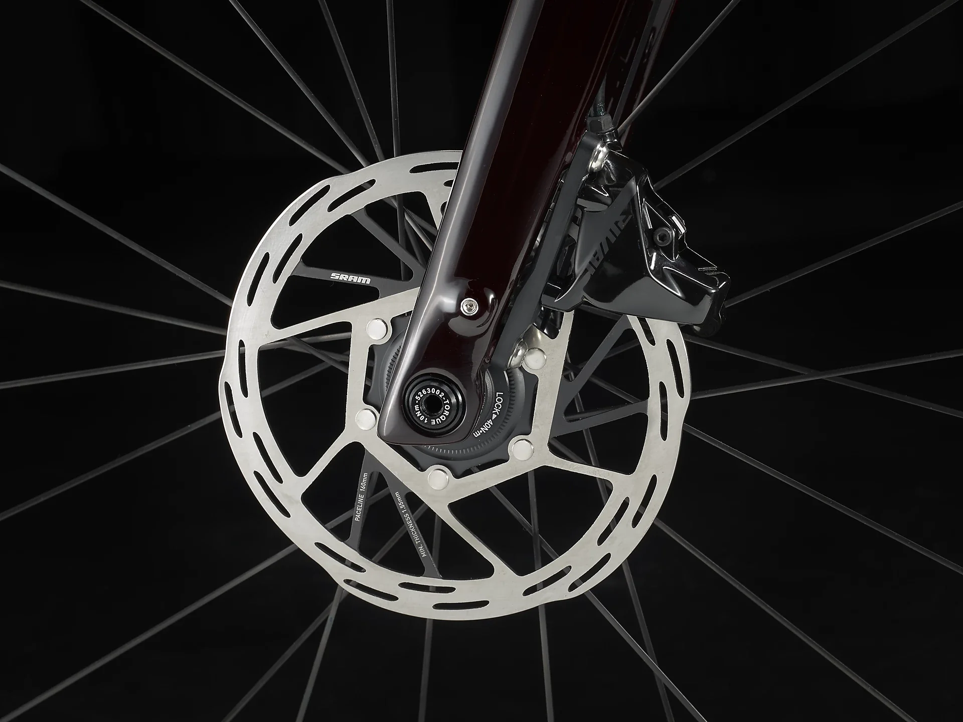 Domane SLR 6 eTap Gen 4 Metallic Red Smoke to Red Carbon Smoke - Image 10