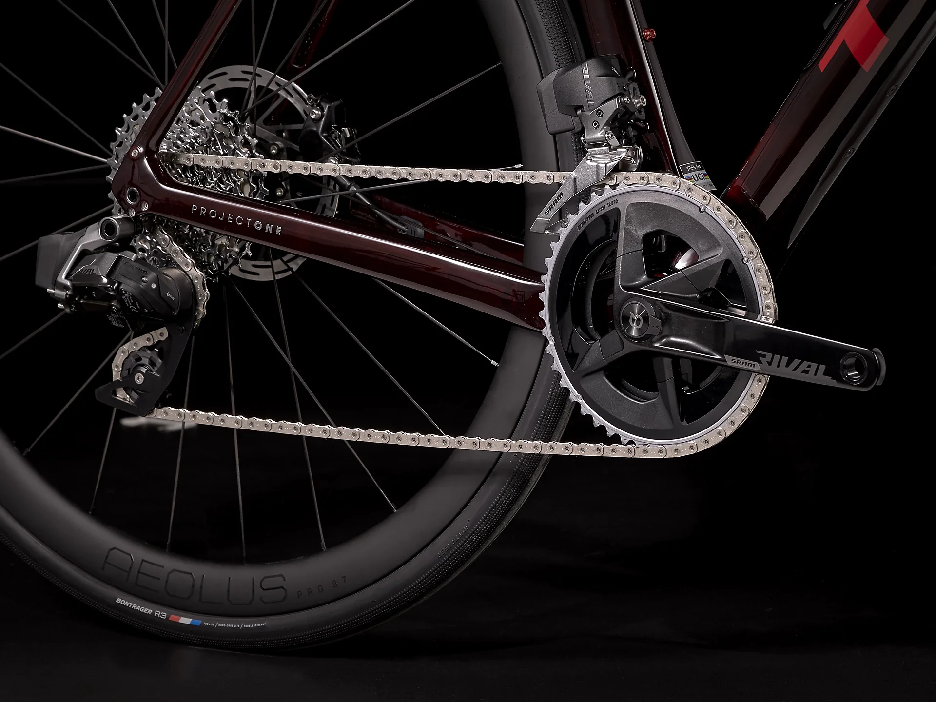 Domane SLR 6 eTap Gen 4 Metallic Red Smoke to Red Carbon Smoke - Image 11