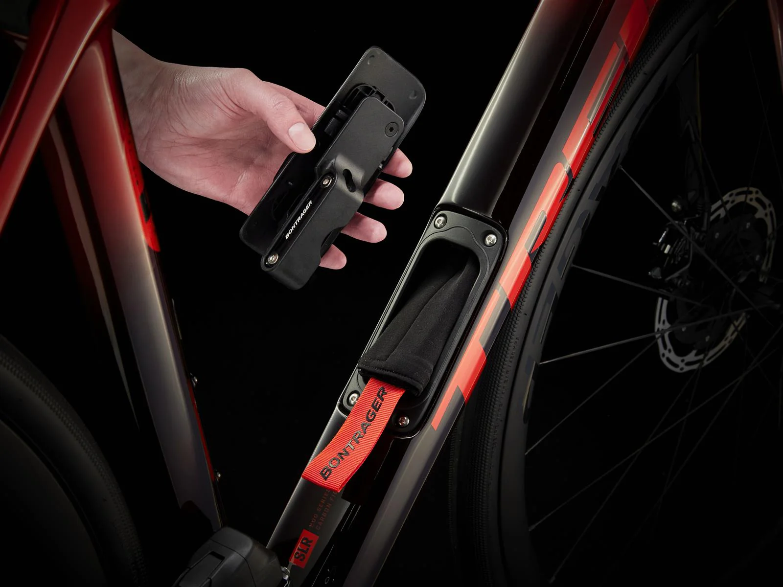 Domane SLR 7 AXS Metallic Red Smoke to Red Carbon Smoke - Image 5