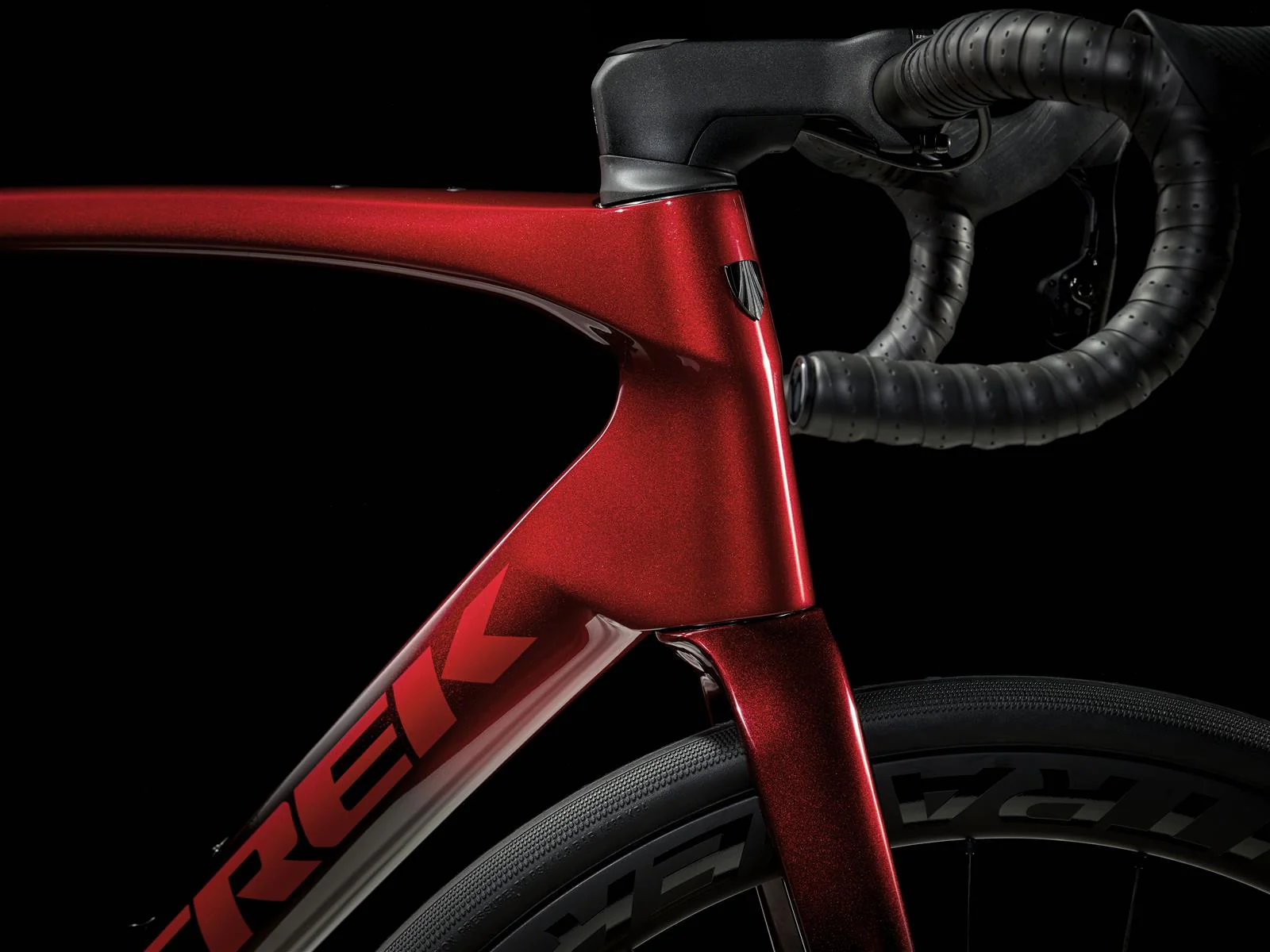 Domane SLR 7 AXS Metallic Red Smoke to Red Carbon Smoke - Image 6