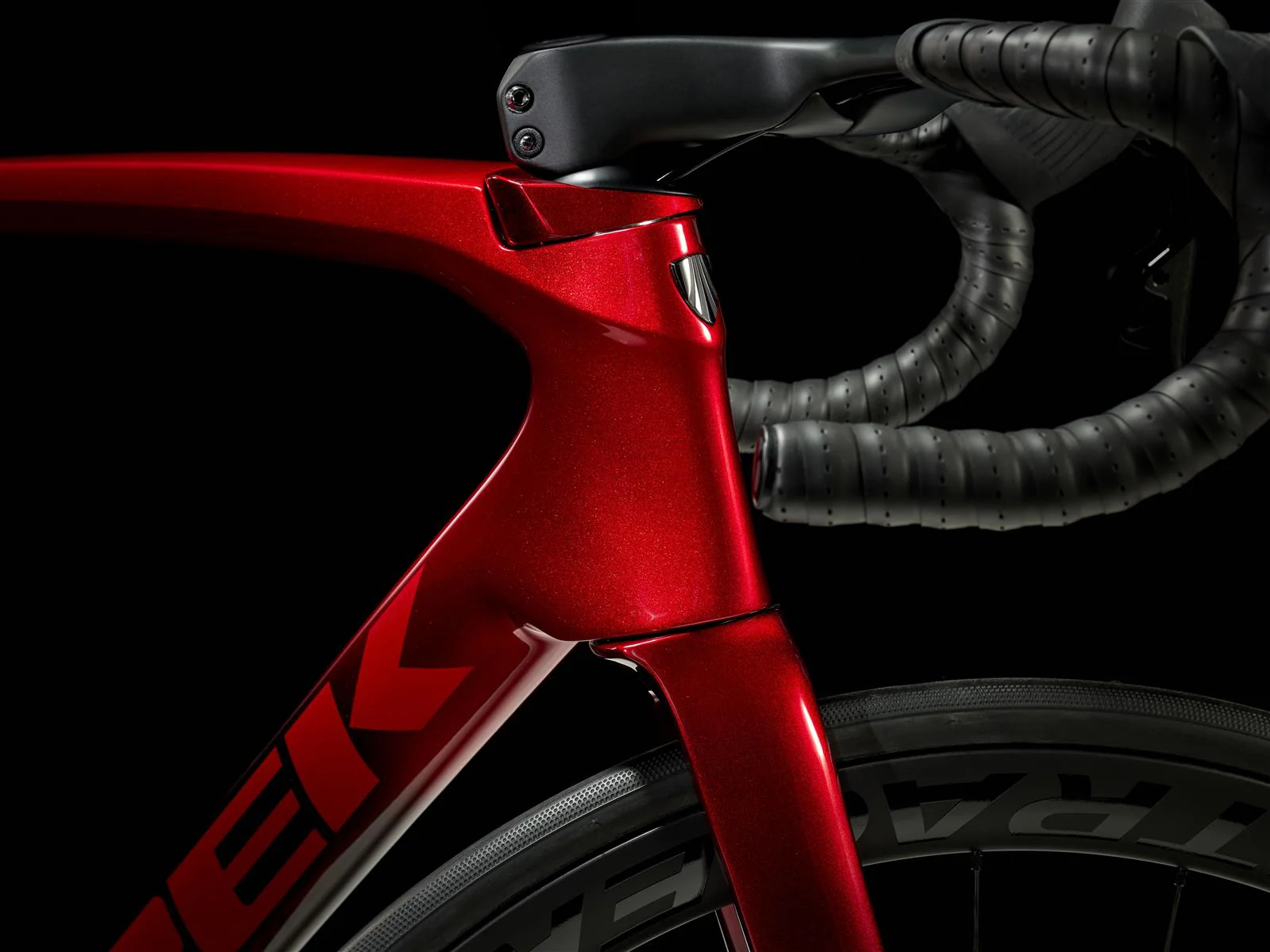 Emonda SLR 7 AXS Metallic Red Smoke to Red Carbon Smoke - Image 5