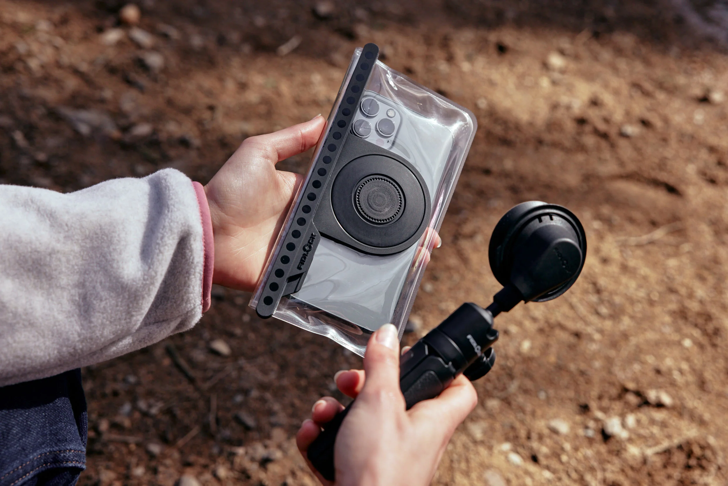 VACUUM Uni Phone Case L - black - Image 10