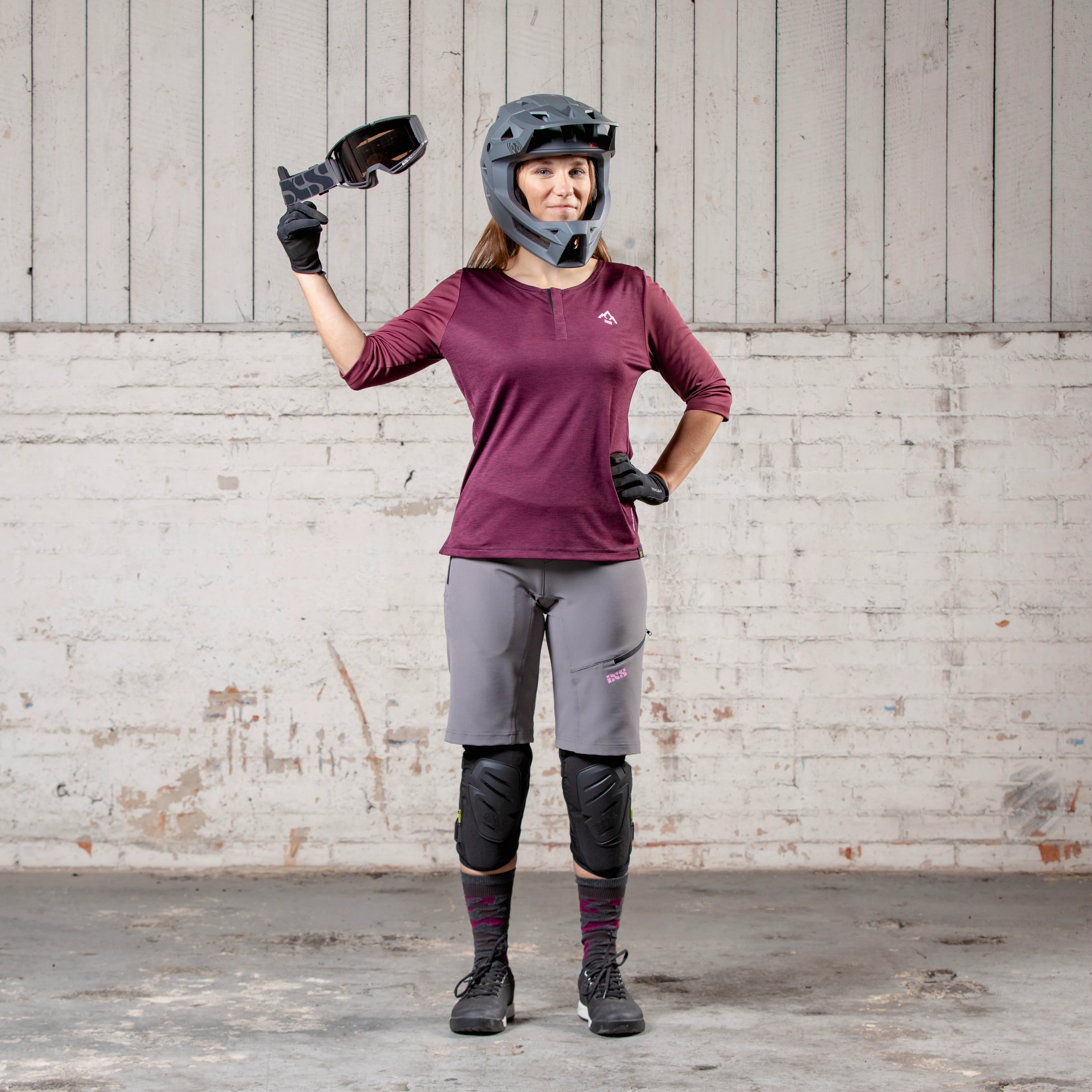 Carve X Women Henley raisin-solid raisin - Image 2
