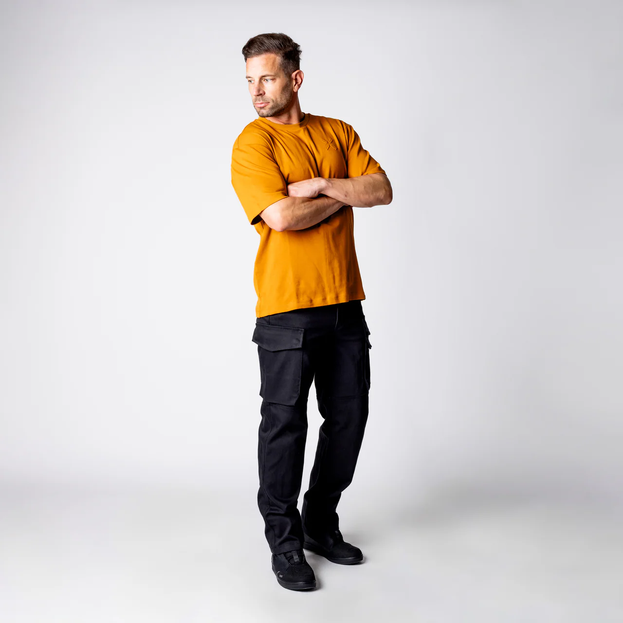 Brand 1.0 Tee - ochre braun - Image 5