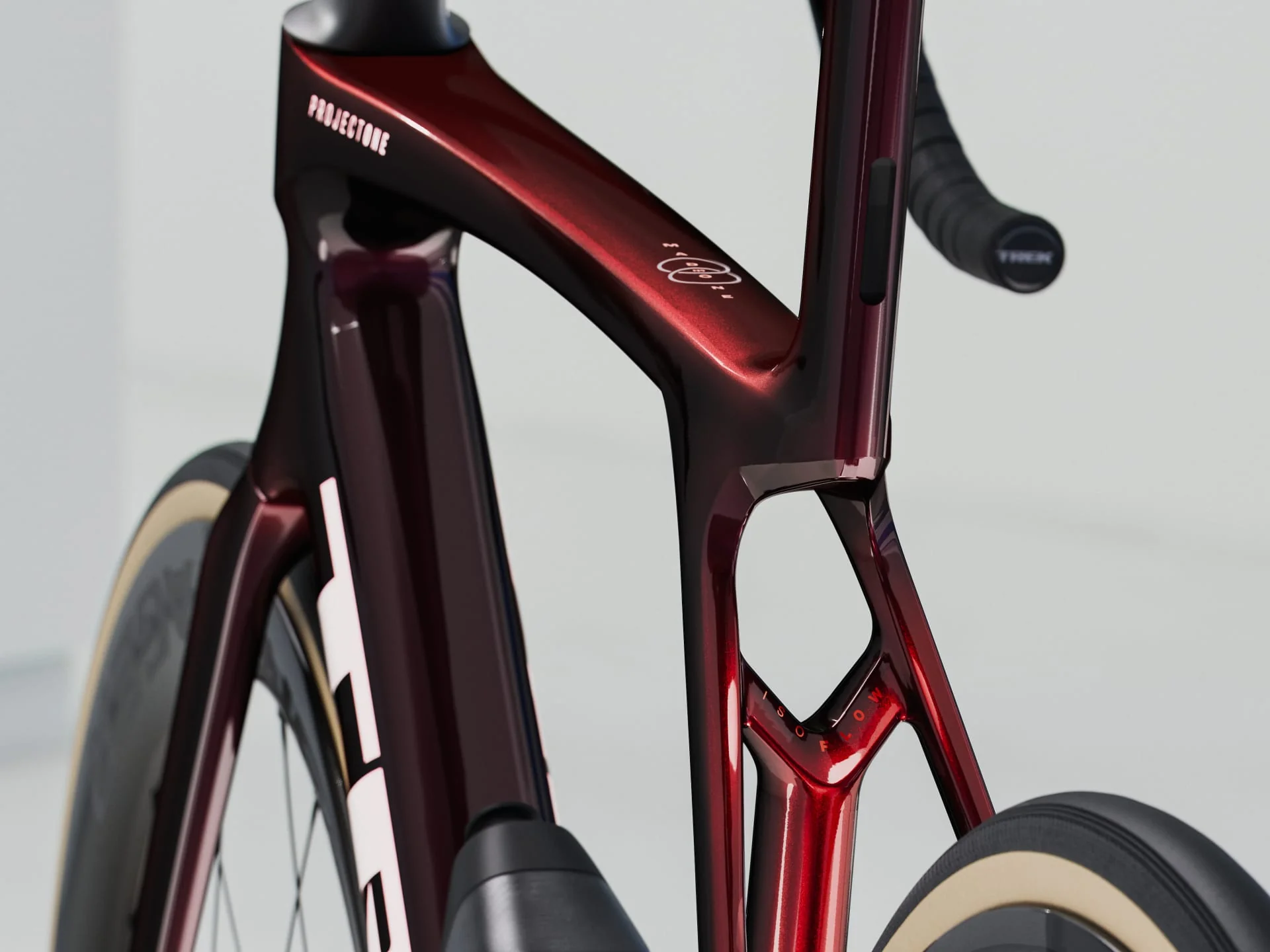 Madone SLR 9 Gen 8 - Carbon Red Smoke - Image 4