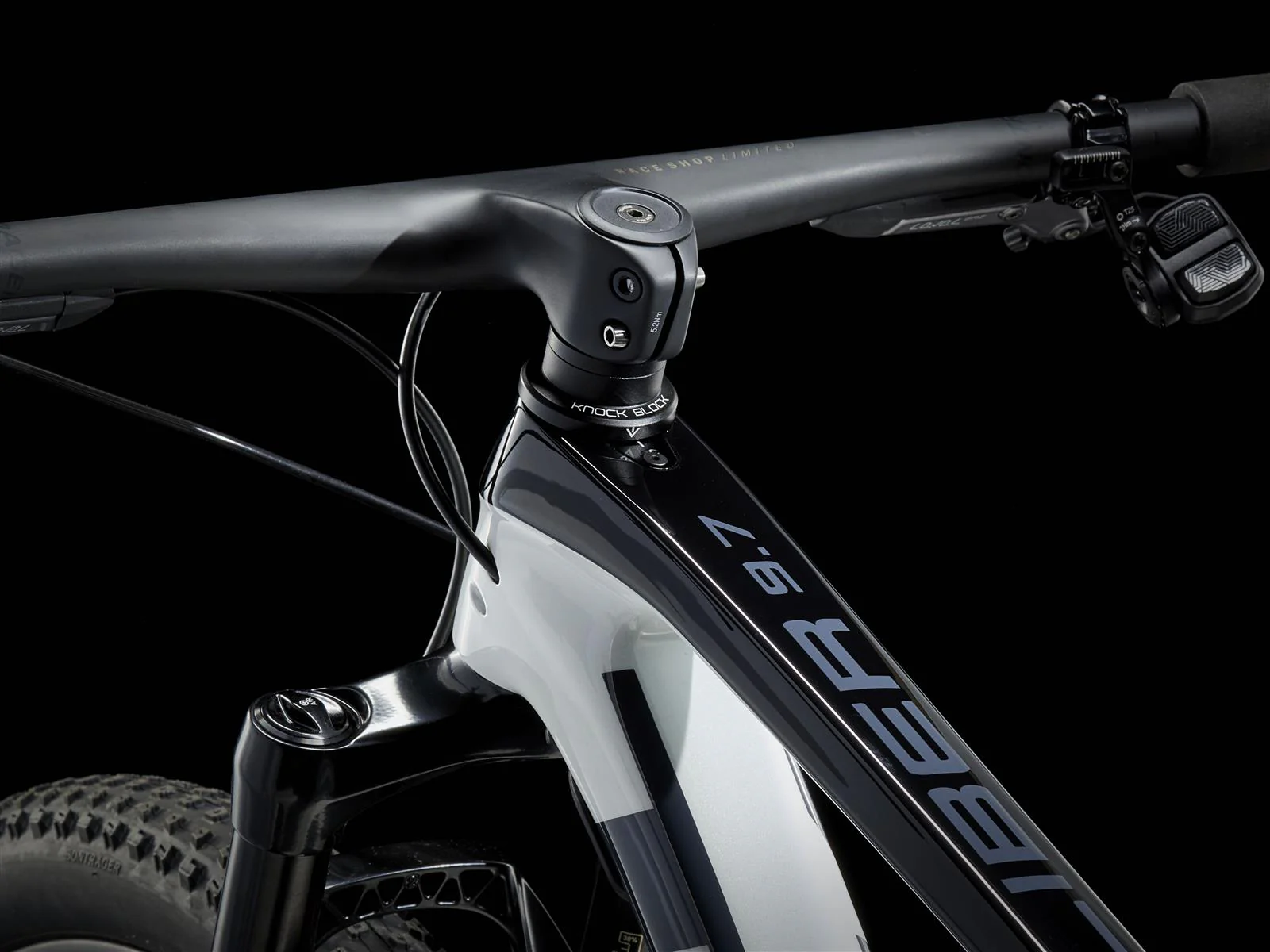Procaliber 9.7 AXS White Prismatic - Image 6