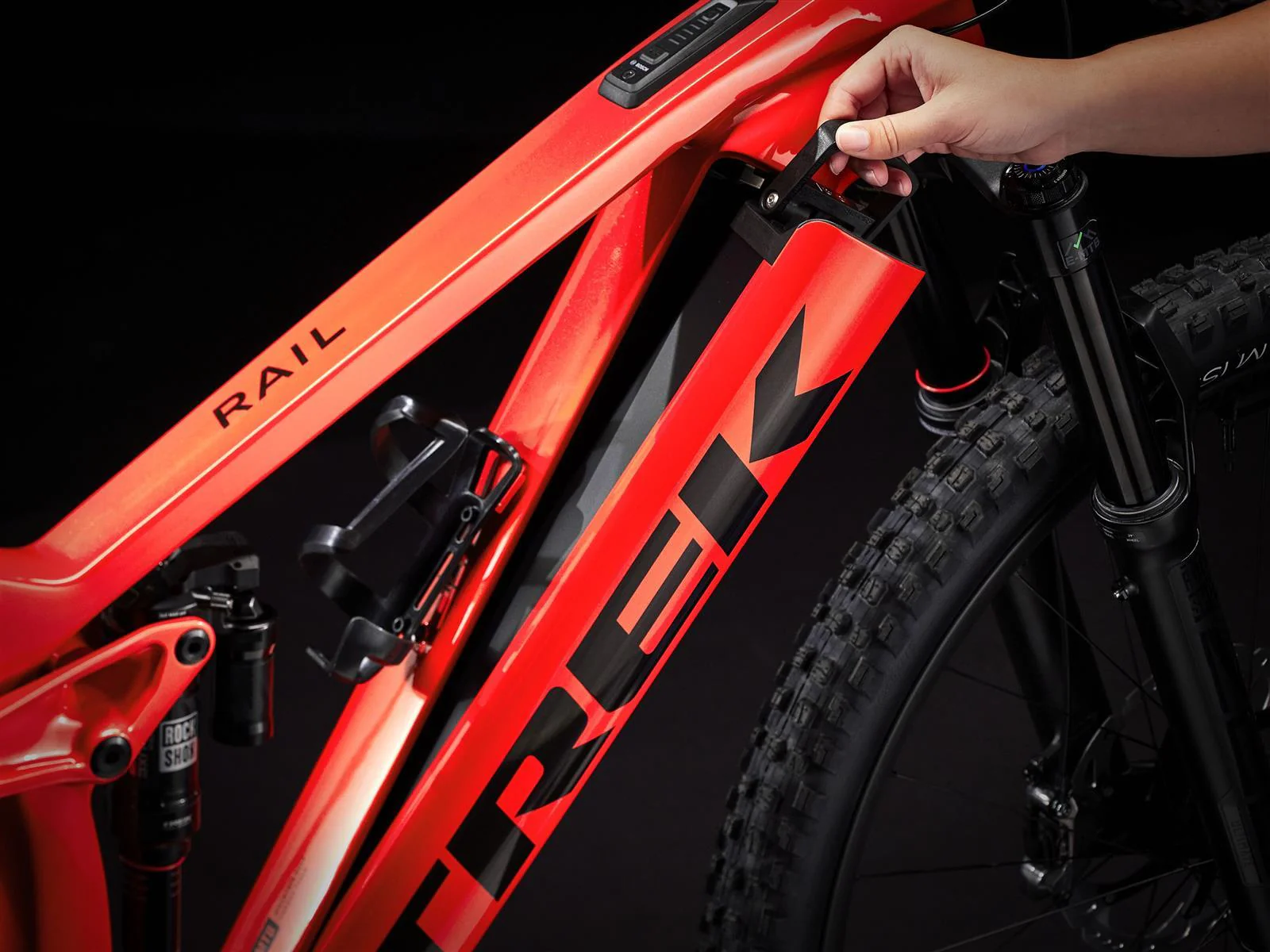 Rail 9.8 XT Lava 750Wh - Image 5