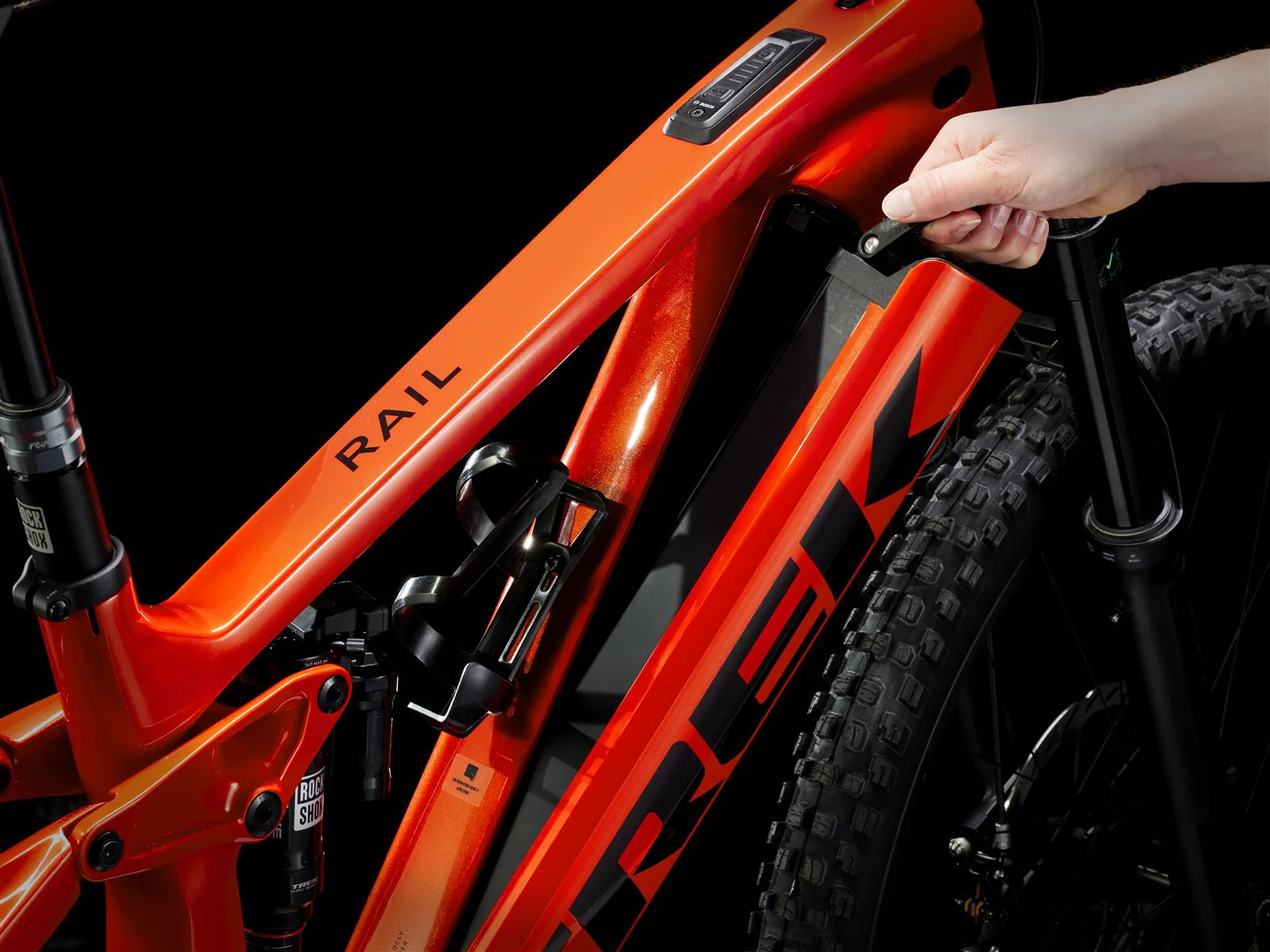 Rail 9.9 XO AXS Lava 750Wh - Image 5