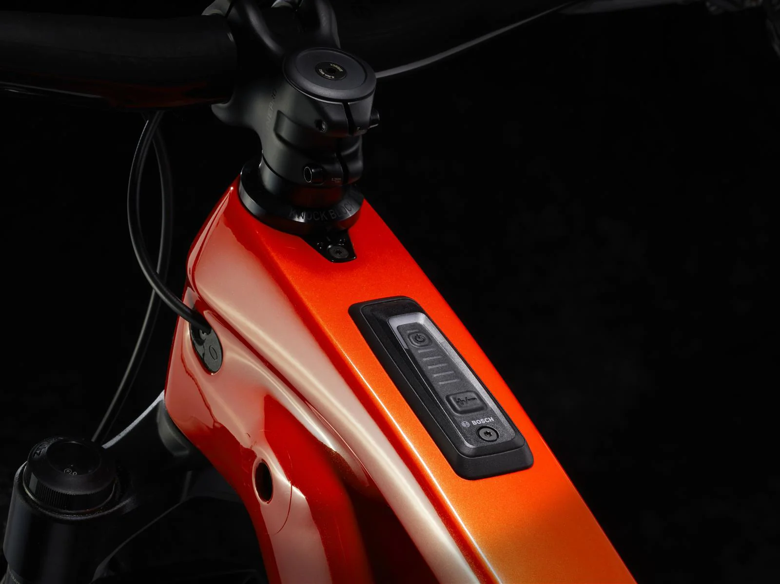 Rail 9.9 XO AXS Lava 750Wh - Image 6