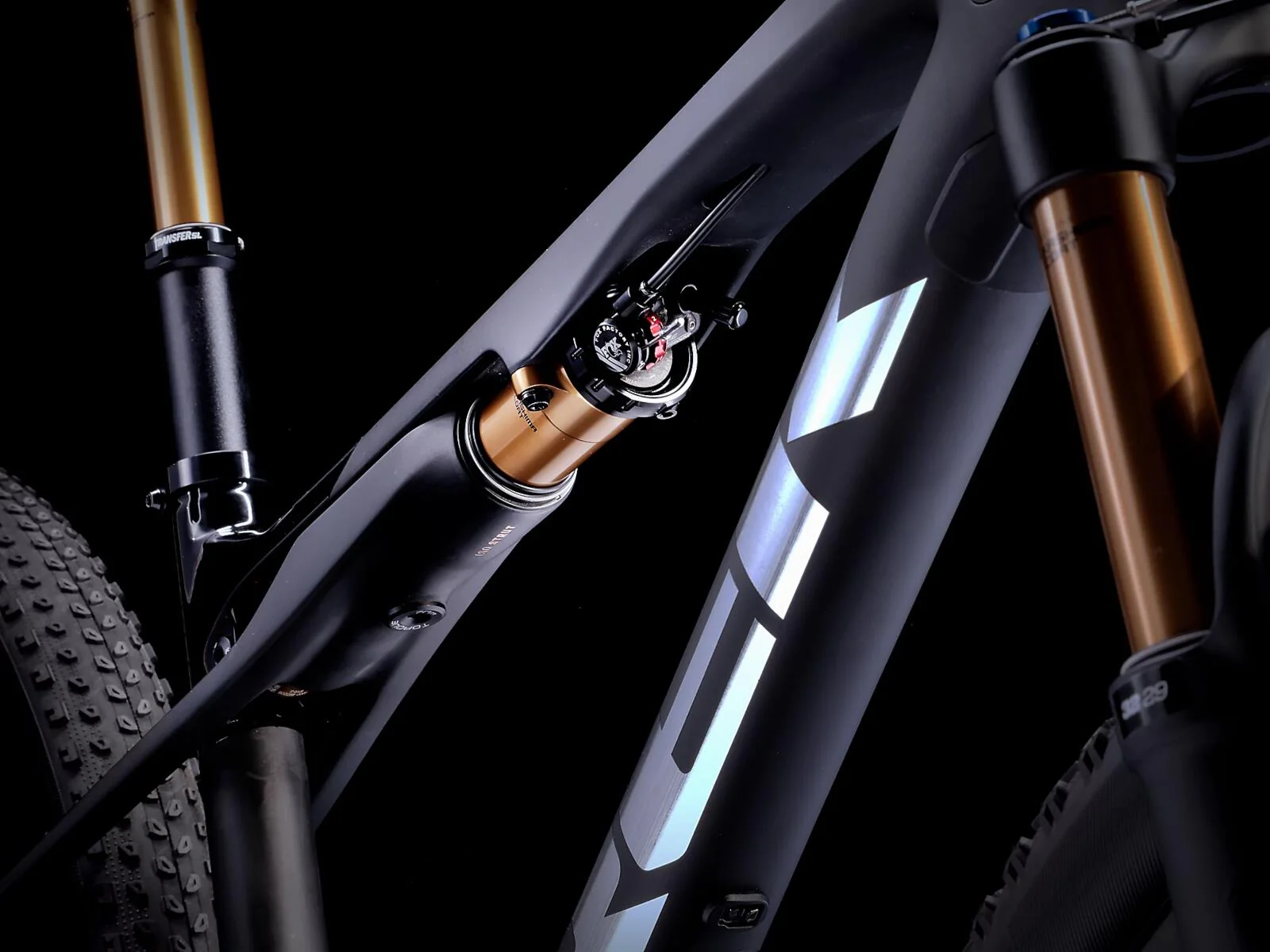 Supercaliber 9.9 XTR Matte Raw Carbon/Gloss Trek Black - Image 3
