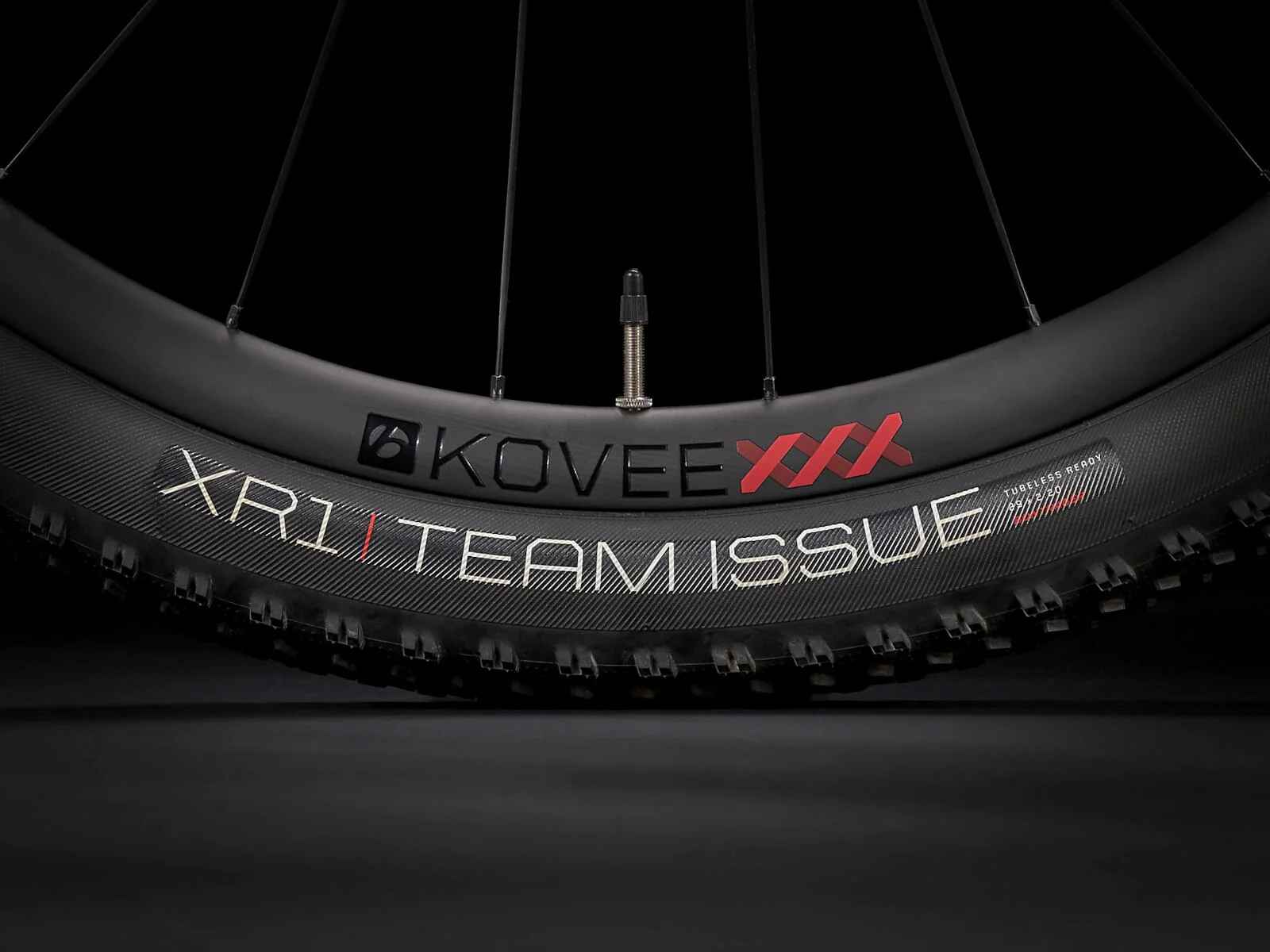 Supercaliber 9.9 XTR Matte Raw Carbon/Gloss Trek Black - Image 9