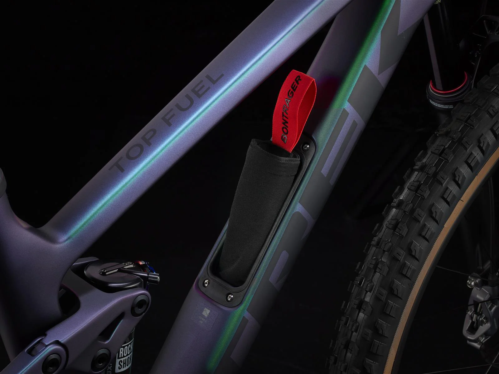 Top Fuel 9.8 GX AXS Matte Emerald Iris - Image 3