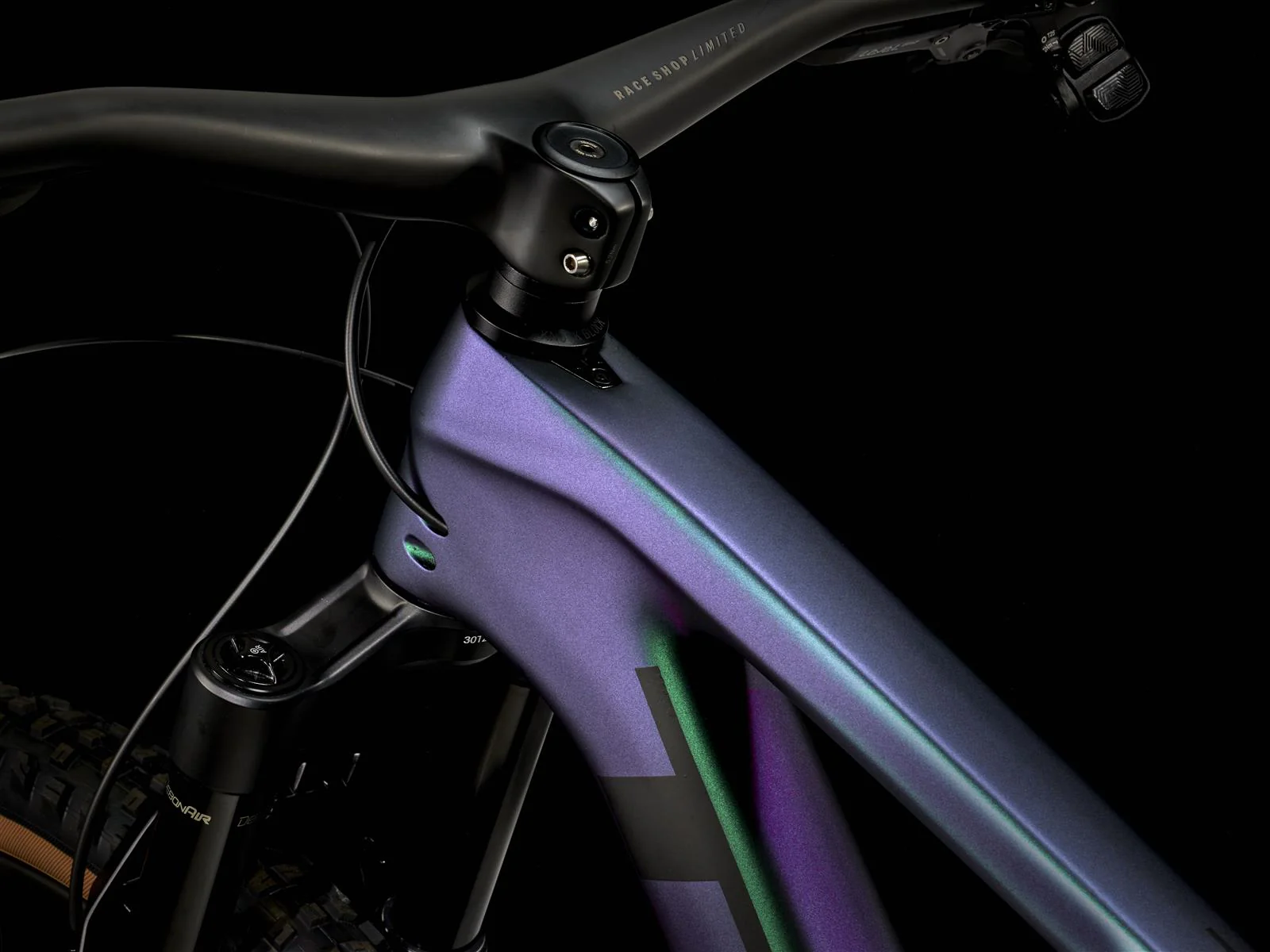 Top Fuel 9.8 GX AXS Matte Emerald Iris - Image 4