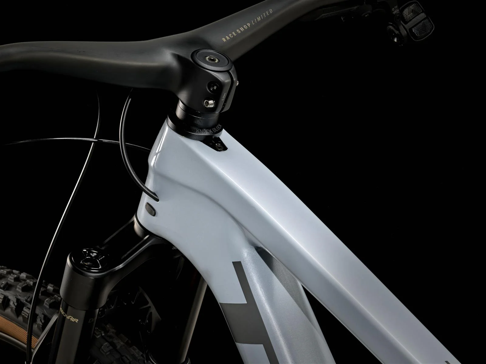 Top Fuel 9.8 GX AXS Plasma Grey Pearl - Image 4